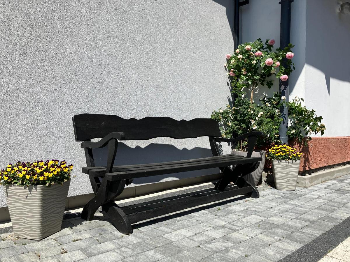Agat Pokoje Goscinne Apartamenty Pobierowo Bagian luar foto