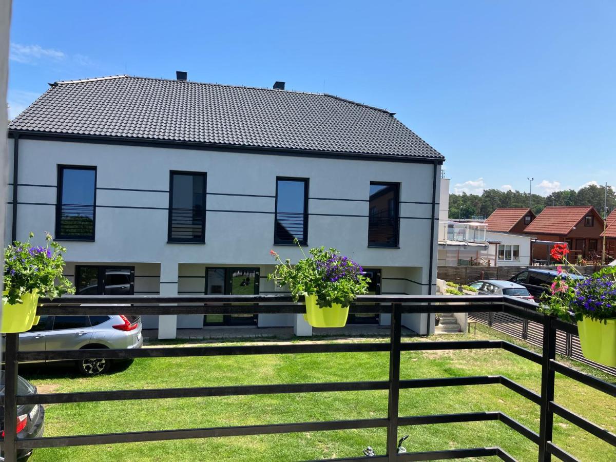 Agat Pokoje Goscinne Apartamenty Pobierowo Bagian luar foto