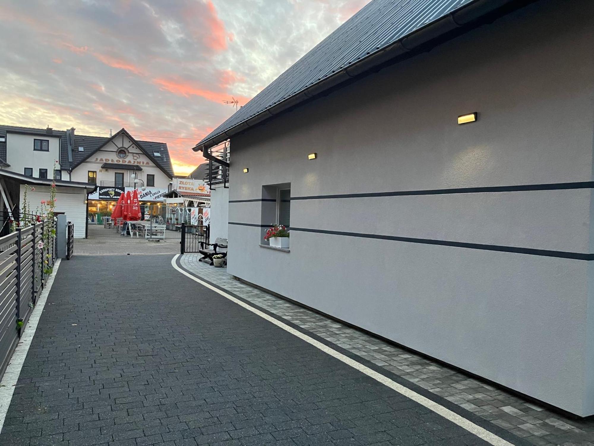 Agat Pokoje Goscinne Apartamenty Pobierowo Bagian luar foto